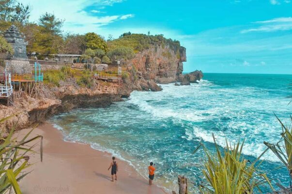 Wisata Jogja Pantai Ngobaran Yogyakarta